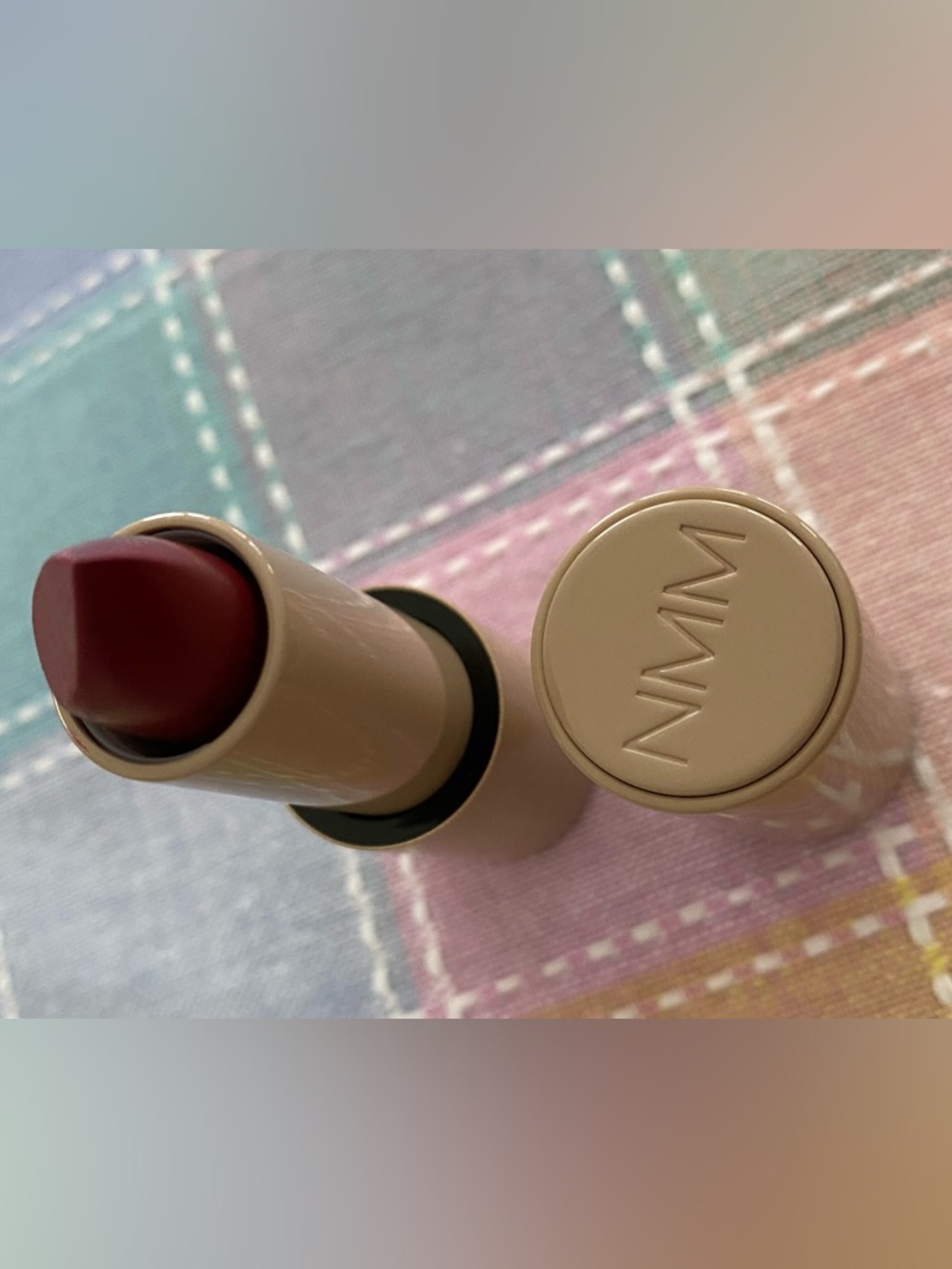 💄 NEW | ONLY SWATCHED | NMM | PLUM LIPSTICK - Picture 2 of 5